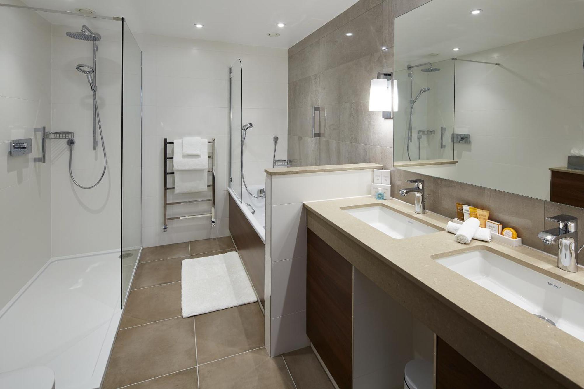 Hotel The Bull Gerrards Cross Esterno foto